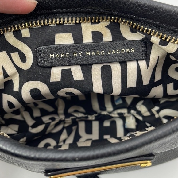Marc by Marc Jacobs Ckassic Q Percy Black Leather Crossbody Bag - Picture 6 of 7